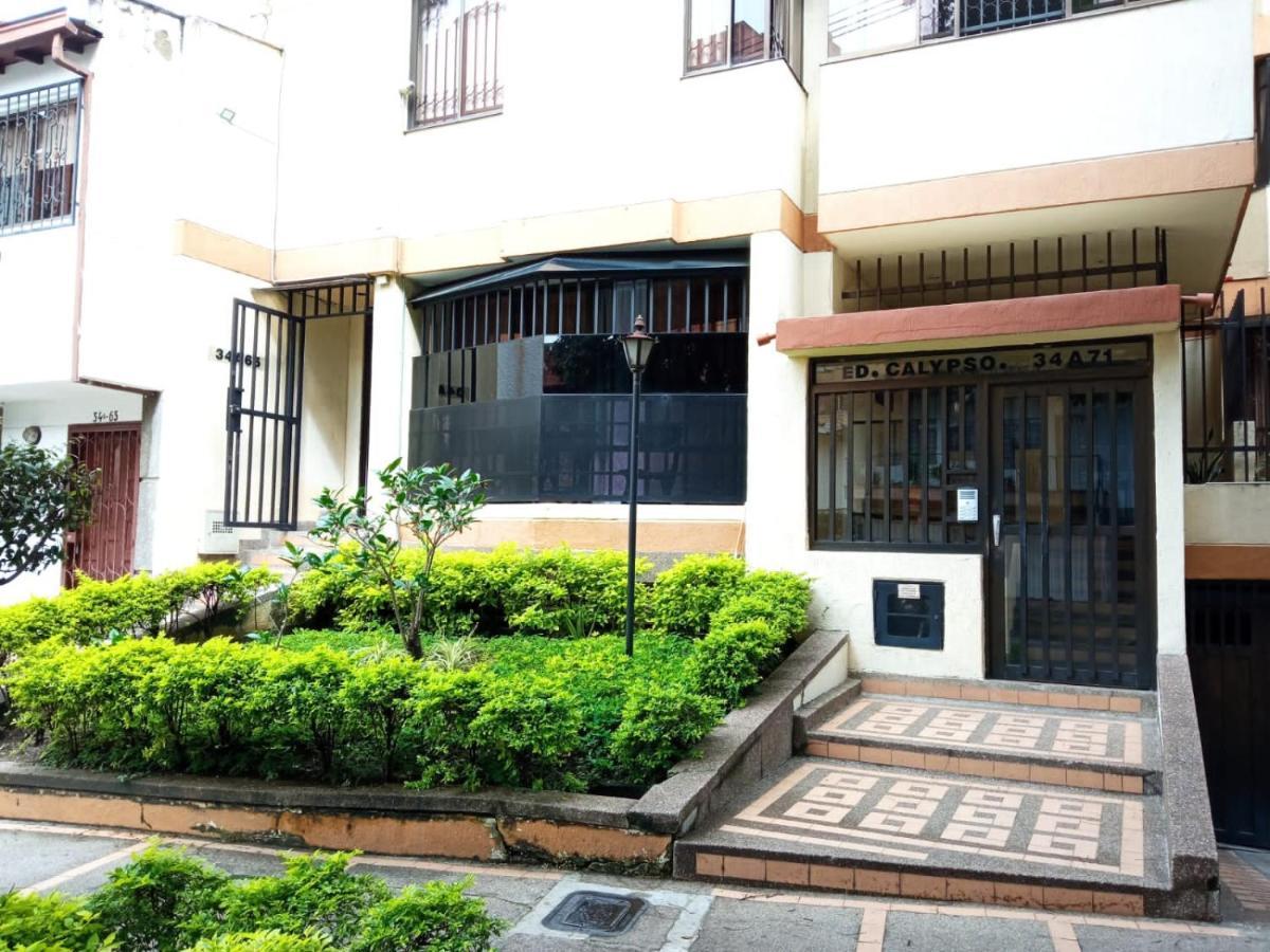 Apartamento Acogedor apartaestudio ubicado en Laureles Medellín Exterior foto